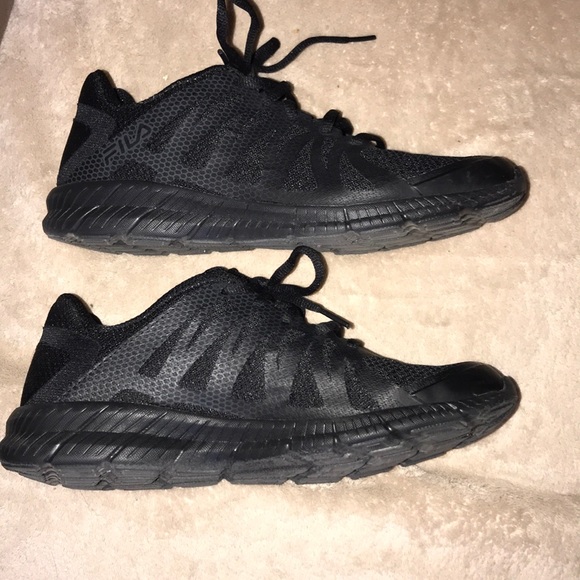 Fila all black coolmax memory foam size 7.5 💕 - Picture 4 of 7